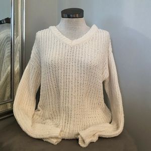 White Sweater // COZY & SOFT